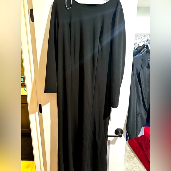 Lulu’s black formal long sleeve evening gown - Picture 4 of 4